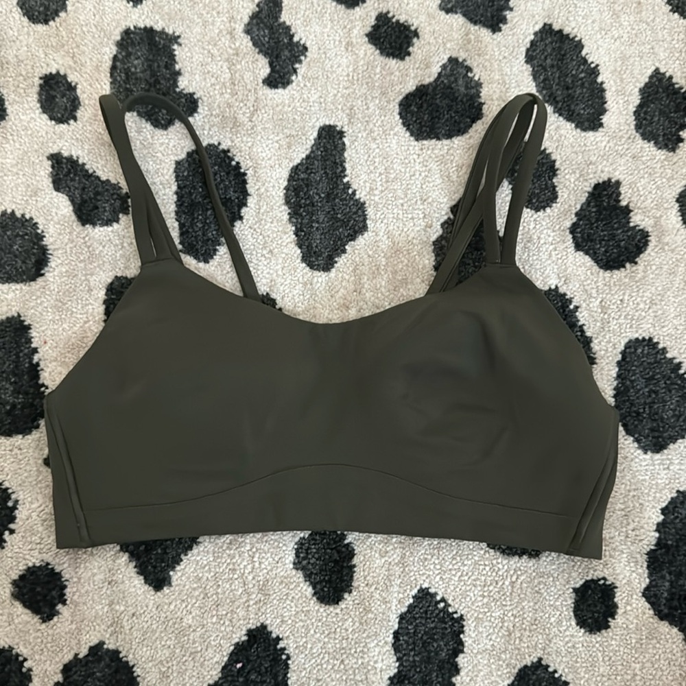Lululemon like a cloud bra